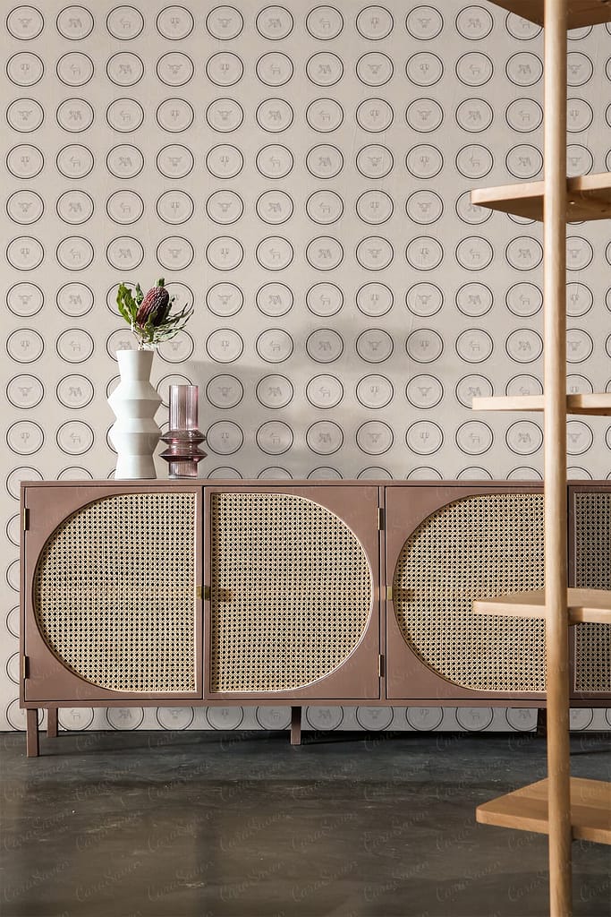 The wallpaper features a pattern with shell designs. The colors include soft pastels, such as light blues, sandy beiges, and subtle pinks.