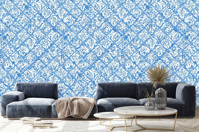 The wallpaper features a blue and white floral pattern, reminiscent of a garden trellis. Highlights include blue flowers, white background, and intricate trellis designs.