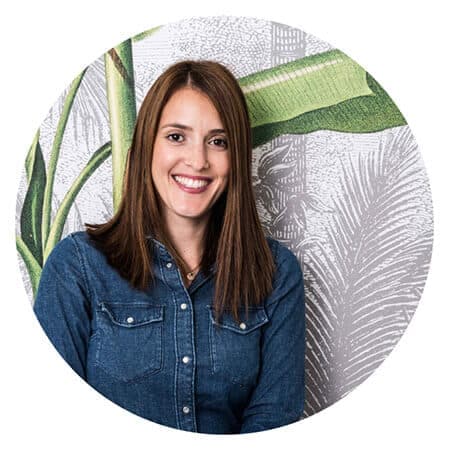 The background wallpaper features gray patterns, which include intricate designs.